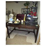 Computer desk 