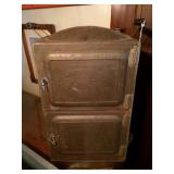 Food Warmer- Copper Bottom- Black Wood Handles