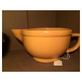 Yellowware 7.5"d x 5"h