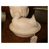 Milkglass Turkey On Nest 4.5"h