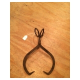 Tongs