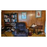 $5.00 A Box 925 Kiowa Dr, Burk