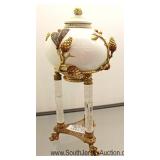 Selection Fenton, Cover Candy Dishes, Bowls & Other Located Inside - Auction Estimate $20-$60