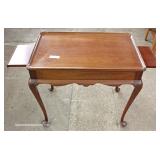 SOLID Mahogany Queen Anne Tea Table by “Biggs Furniture” SOLID Mahogany Queen Anne Tea Table by “Biggs Furniture”