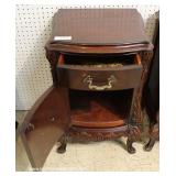 6 Piece Burl Mahogany VINTAGE Bedroom Set with Carved Swan Heads on Low Chest and Full Size Bed – au