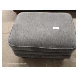  CLEAN Contemporary 3 Piece Gray Upholstered Sofa, Loveseat and Ottoman by “La Z Boy” – auction esti