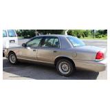 2001 Ford Crown LX Car, 4 Door with A/C, Leather Interior, Power Locks and Windows, Power Seats and 
