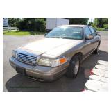 2001 Ford Crown LX Car, 4 Door with A/C, Leather Interior, Power Locks and Windows, Power Seats and 