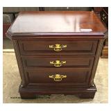 “Bassett Furniture” 3 Piece Bedroom Set Mahogany Bracket Foot with Queen Size Poster Bed Auction Est