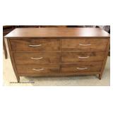 “Baronet Furniture” 4 Piece Bedroom Set SOLID Mahogany with Queen Size Sleigh Bed Auction Estimate $