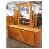  Ultra Modern Burl Maple Lacquer 4 Piece Queen Bedroom Set Made in Italy  Auction Estimate $400-$800