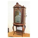  Lot 110 Beautiful Working Antique Working Regina 16" double comb disk changer player in the mahogan