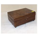  Lot 115D Thorens traveling disk player with (8) 4 1/2" disks, working but sticks approx. 8" w x 6" 