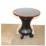  Lot 133 Mahogany 20" diameter lamp table approx. 22" h