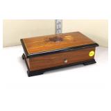  Lot 220 Thorens vintage music box, working condition, single comb, teeth in good condition, in the 