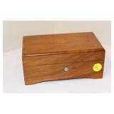  Lot 226 Thorens vintage exotic burl walnut Swiss music box, single comb, teeth are good, approx. 7"