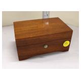  Lot 231 Thorens vintage exotic burl walnut Swiss music box, single comb, teeth are good, approx. 5 