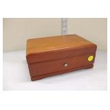 Lot 243 Thorens vintage exotic burl walnut Swiss music box, single comb, teeth are good, working, a
