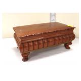  Lot 246 Thorens vintage carved walnut case, Swiss music box, single comb, teeth are good, working, 