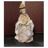  Lot 339 Vintage Lladro porcelain figurine of Wiseman kneeling, urn sits in hands (not attached)