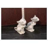  Lot 373 Vintage Lladro porcelain figurines of (2) curious kitty cats