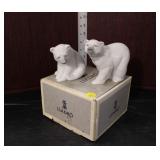  Lot 381 Vintage Lladro porcelain figurines of polar bears (2) one with box