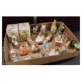  Lot 468 (21) pcs. Beatrix Potters Beswick England vintage porcelain miniature animals