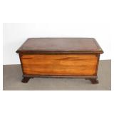  Lot 611 Vintage walnut 2 tone cedar chest needs TLC