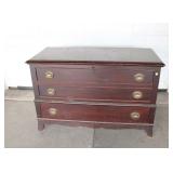  Lot 617 Vintage mahogany cedar chest needs TLC