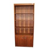  Lot 523 Mid century modern Danish style 2 door bookcase in the rosewood and teak, it is engineered 