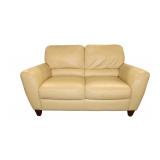  Lot 534 Nice Italian leather 2 cushion loveseat by ItalSofa