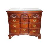  Lot 556 Thomasville shell carved block front 4 drawer bachelor chest with custom glass top