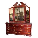  Lot 634 Traditional shell carved mahogany dresser with tri fold mirror