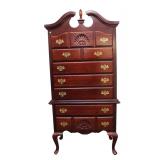  Lot 636 Traditional mahogany queen Anne 7 drawer 1pc high boy
