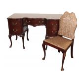  Lot 639 Vintage French style mahogany vanity with chair