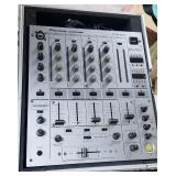Pioneer DJM-600-NEXUS Mixer + Case