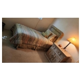 2 Beautiful Twin Beds with Headboard