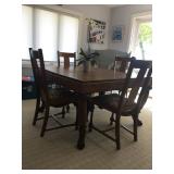 Square oak table w/4 leaves
