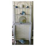 Outdoor Decor with Bamboo Shelf 