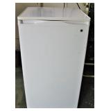 Compact Refrigerator 