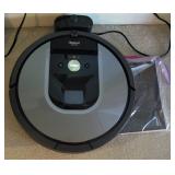 iRobot Roomba Vacuum new condition 