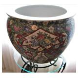 Large Oriental Pot 