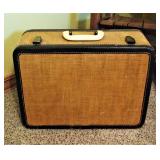 Vintage Singer Sewing Machine and Case 