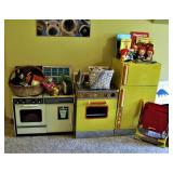 Vintage Metal - Tin Childs Kitchen Set 