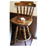 Set of 2 Wood Swivel Bar Chairs 