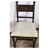 Vintage Cute Decorating Chair 