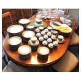 Drexel Dining Table / 6 Chairs / 2 Leaf