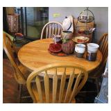 Round Farmhouse Table 4 Chairs and one extra leaf