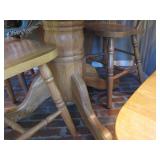 Round Farmhouse Table 4 Chairs and one extra leaf