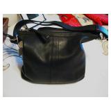 Coach Leather Should Bag / Signature Lining